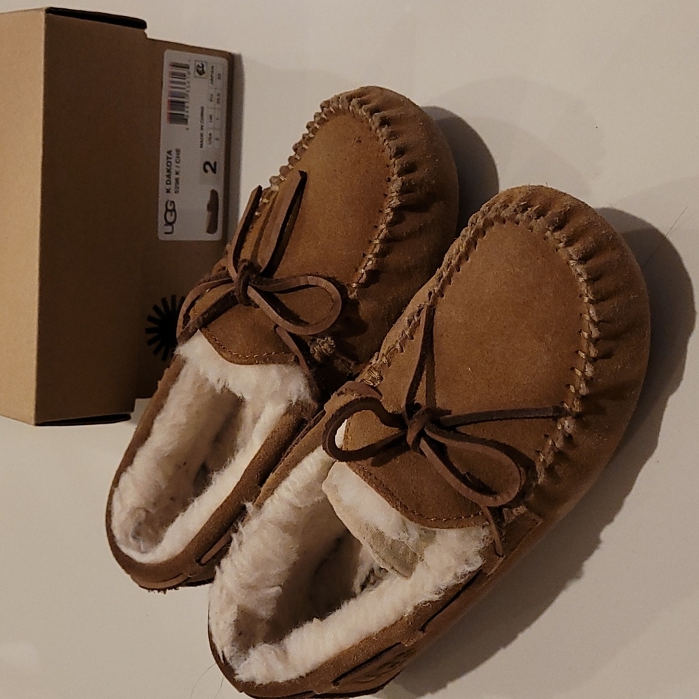 UGG K Dakota 5296